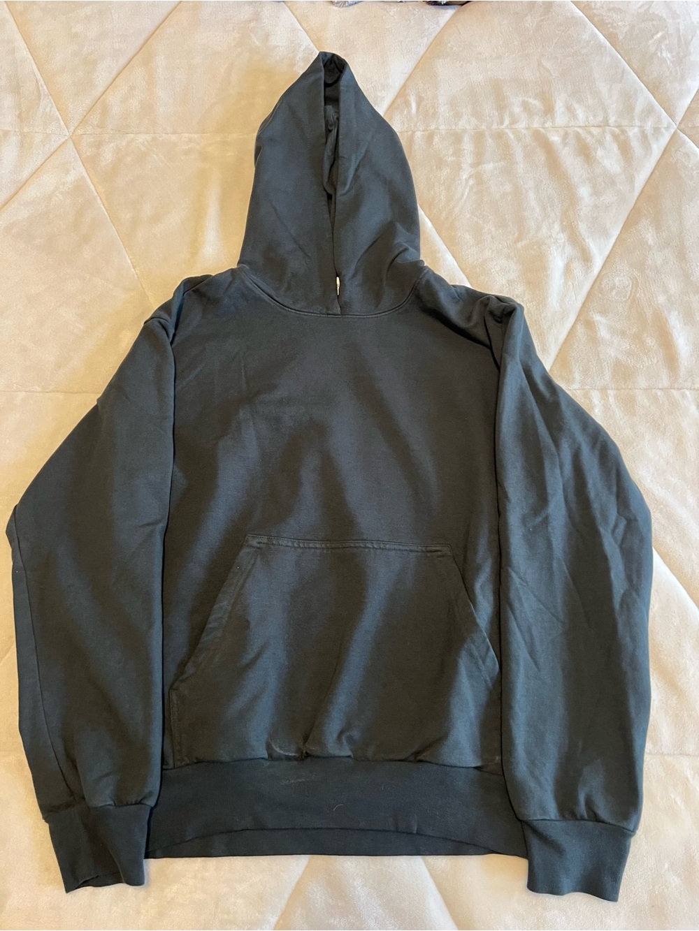 TALENTLESS Green Sweatshirt